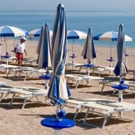Conero Casa - Di Numana Fronte Mare In Via Litoranea 178 Bis Con Parcheggio Esclusivo Daire